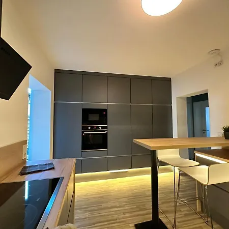 Stilapartment Oasis 1 #whirlpool Saisonal דירה ורניגרוד